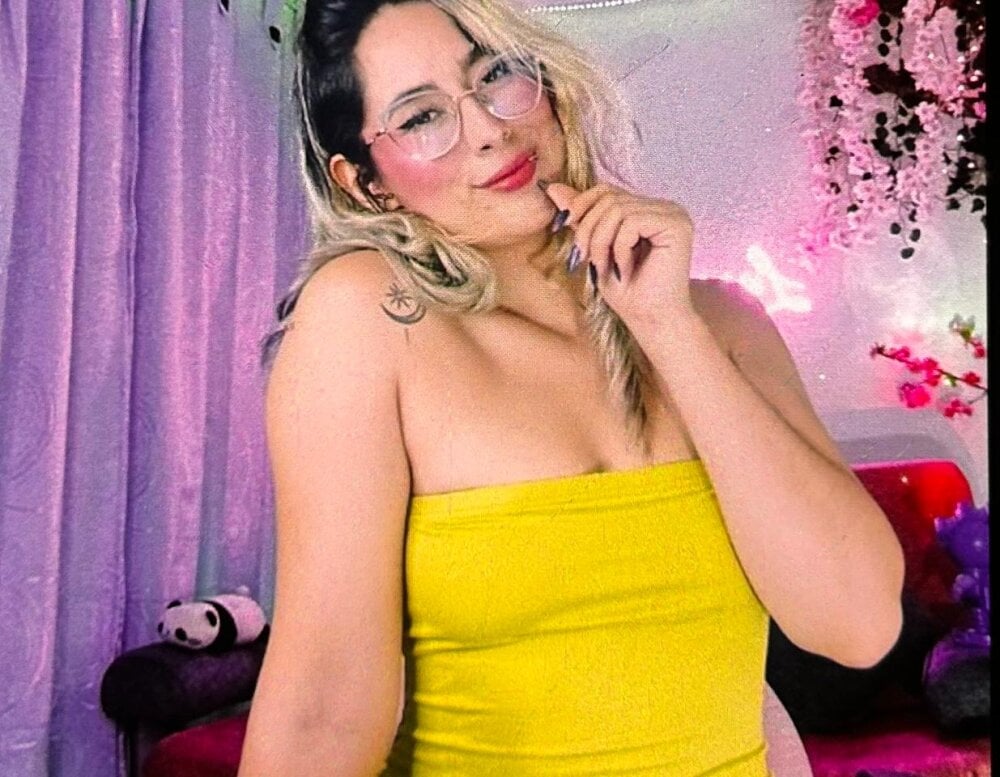 LunaaGrey_ Chatroom