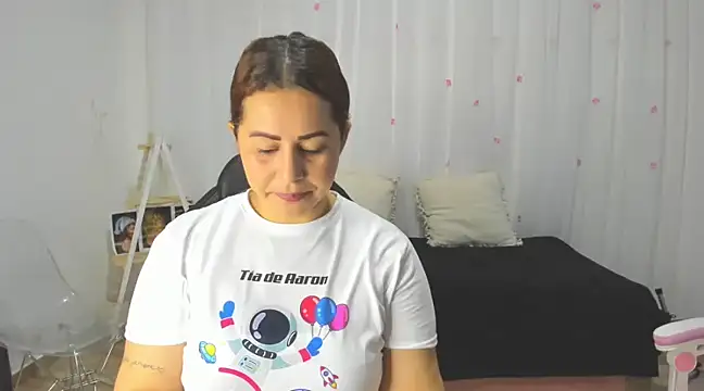 MIA_PAMELA_09 Chatroom