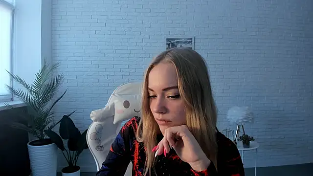 MariamCharton Chatroom