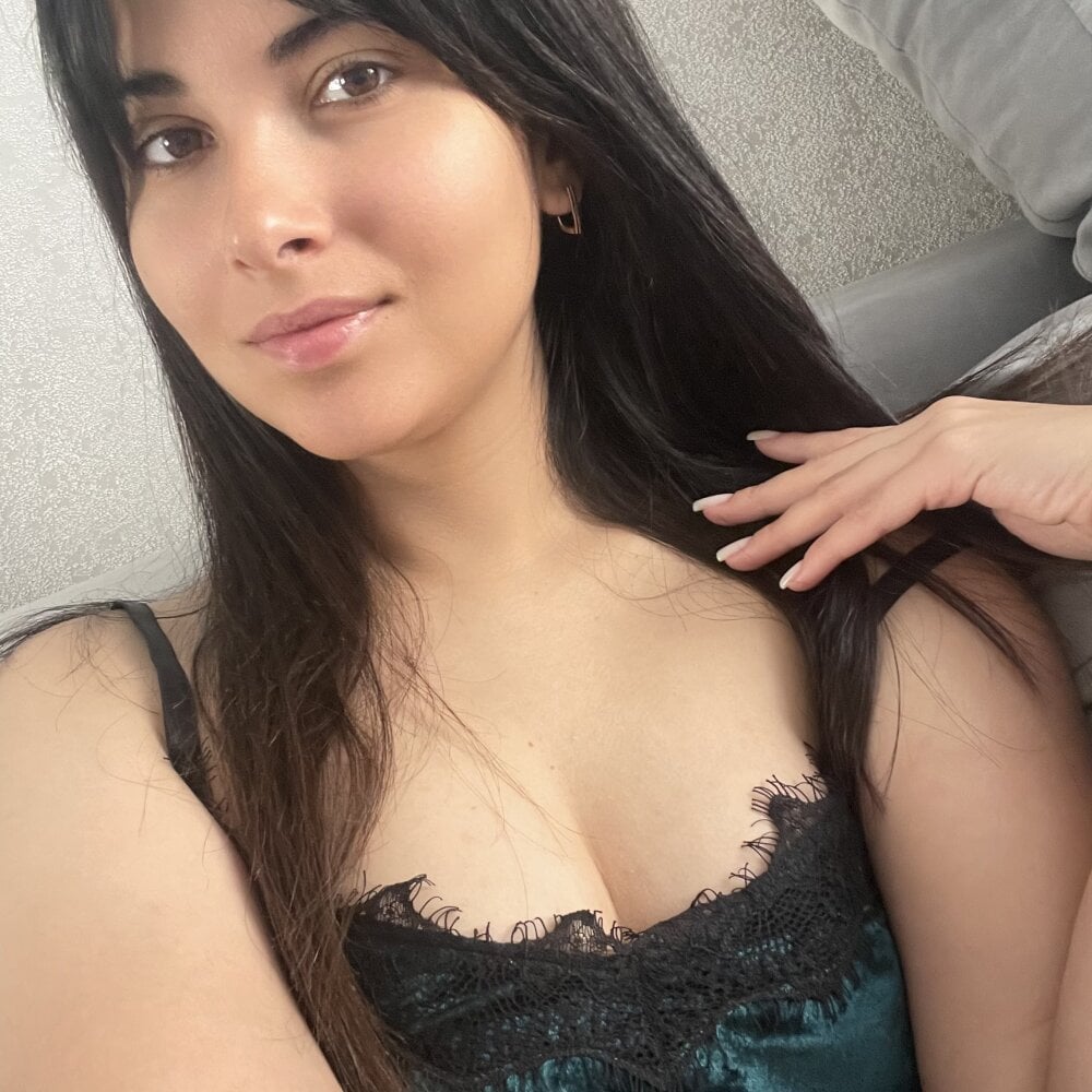 Marina_Edwards Chatroom