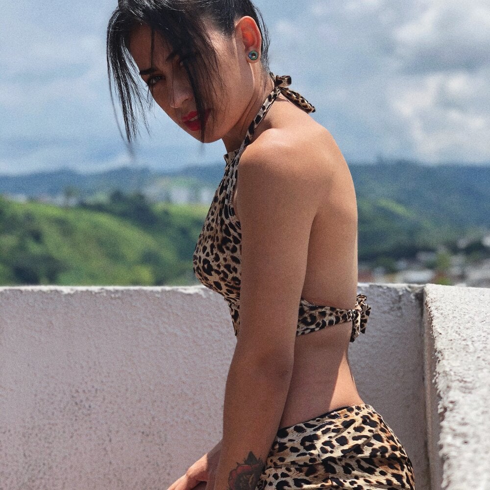 Martina1369 Chatroom