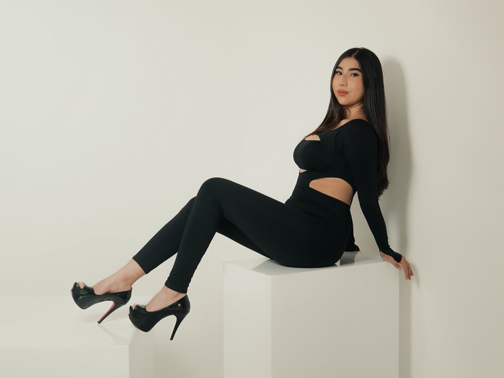 MayaMoretti_ Chatroom