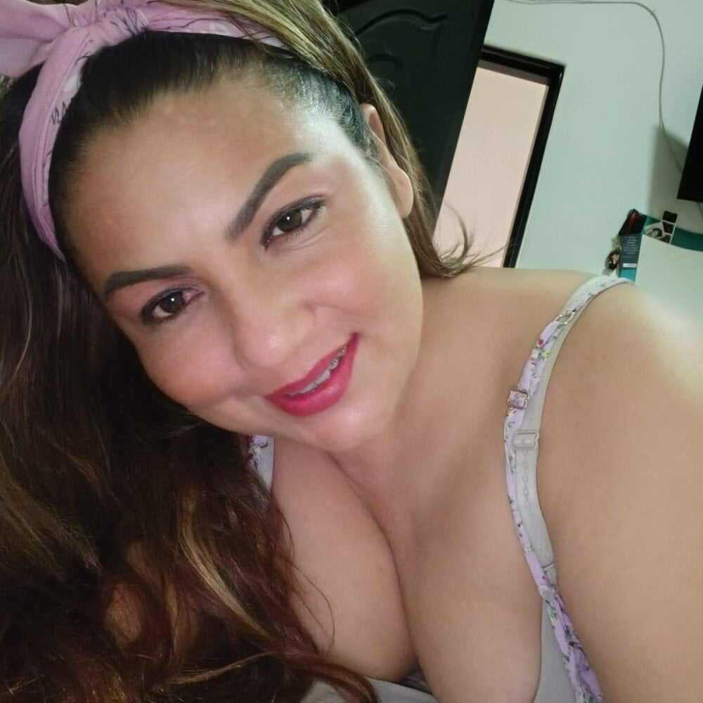 Mechi-Dirty Chatroom