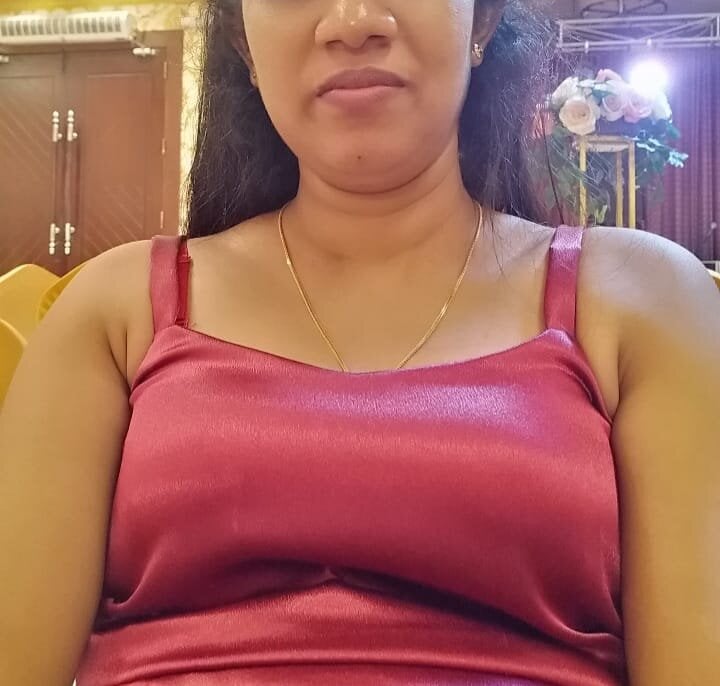 Meenakshi100 Chatroom