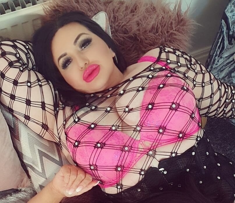 MiaMilfOfficial Chatroom