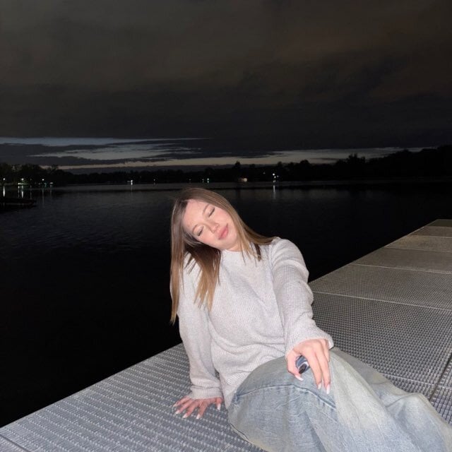 Mia_Kely Chatroom