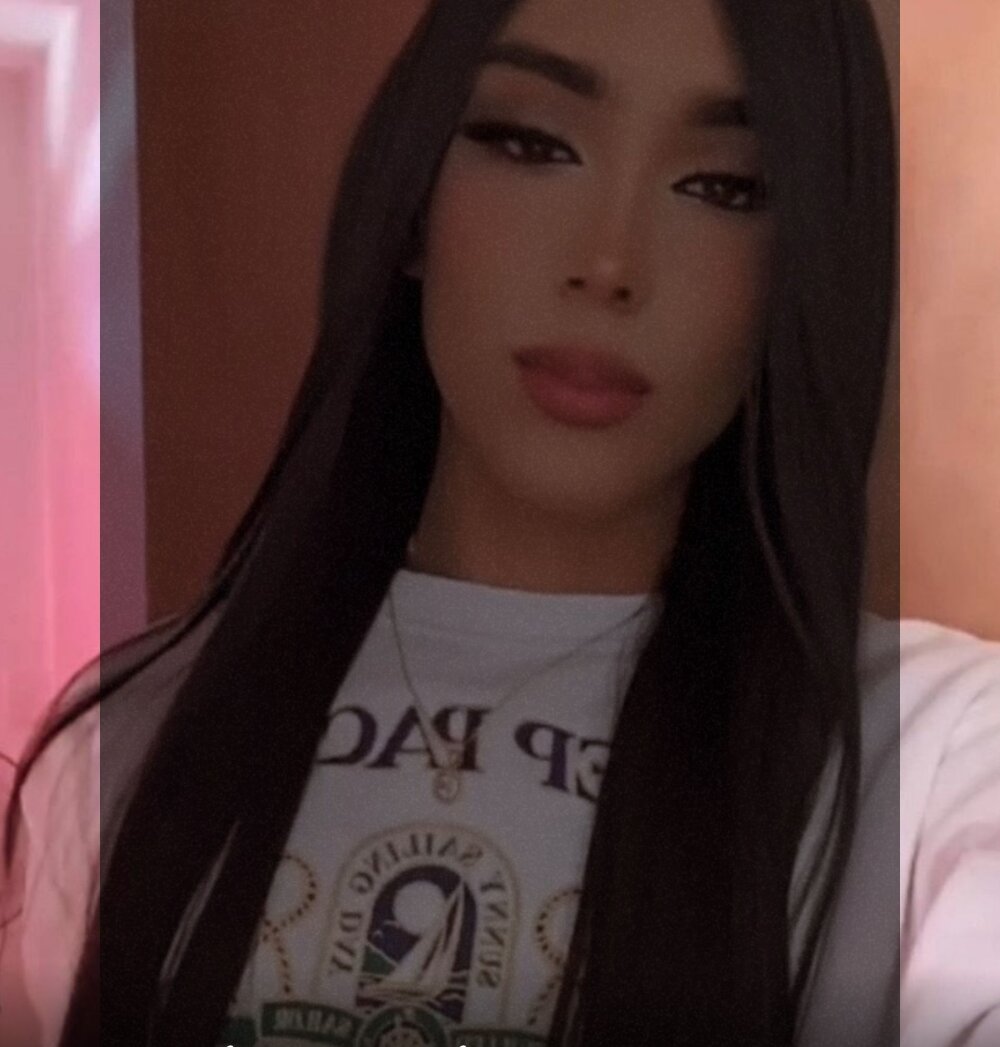 Mia_Montesinos Chatroom