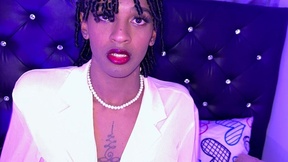 Mia_royal