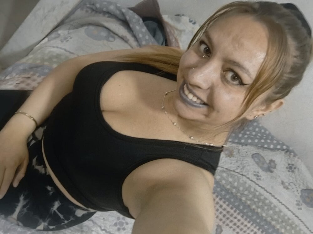 Miah-Princess Chatroom