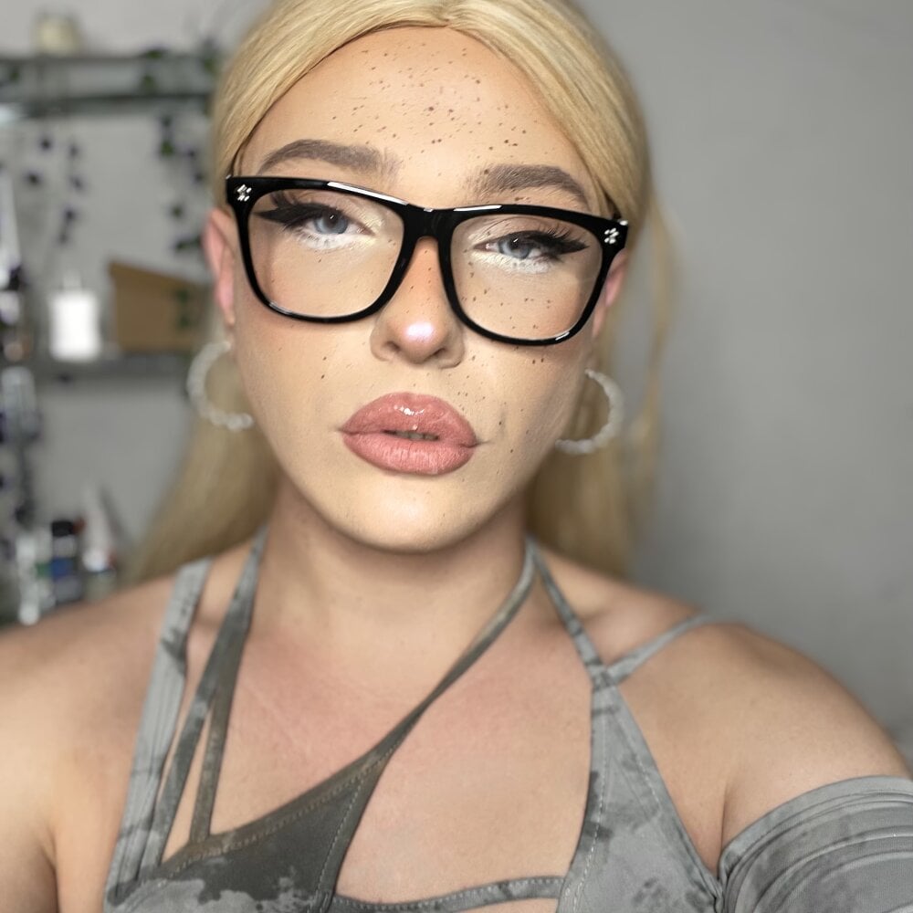 Michelle_Jacksonn Chatroom