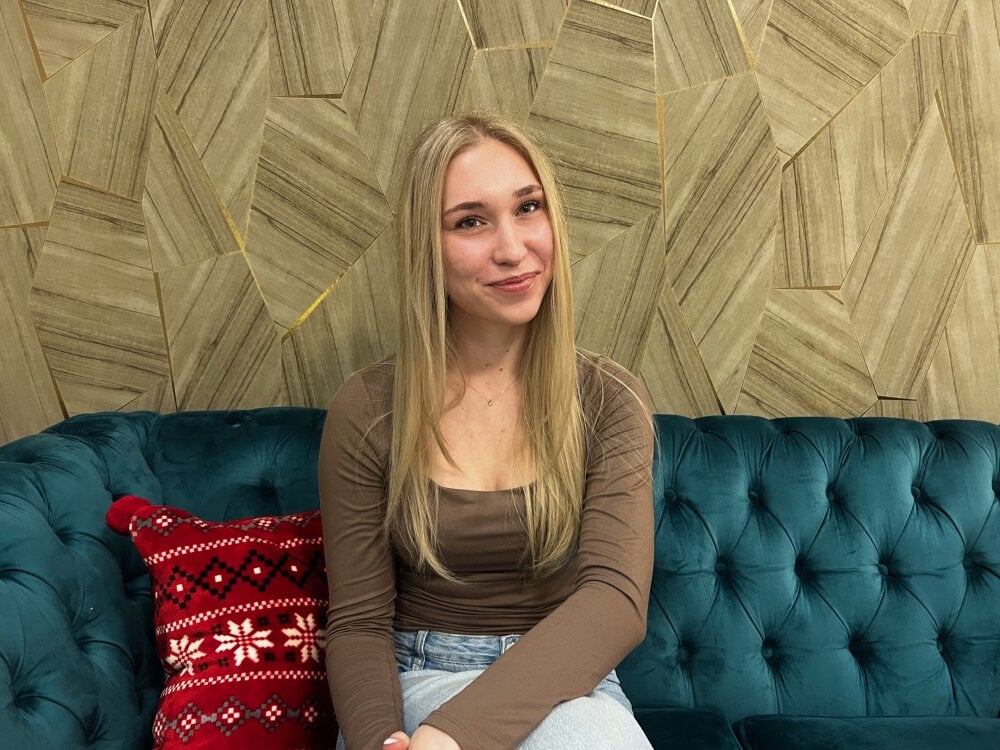 MilaBunny2000 Chatroom