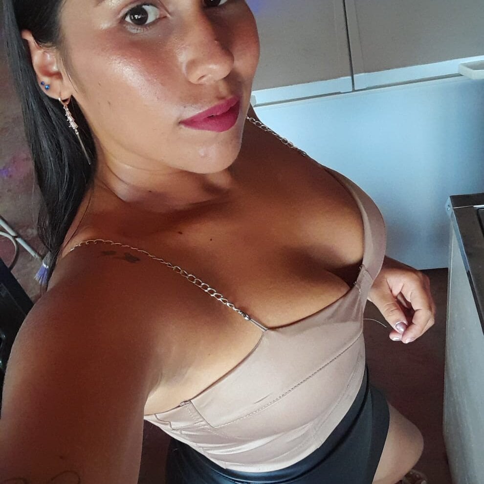Mila__Rose__ Chatroom