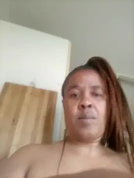 MilkBoobsxx82 Chatroom