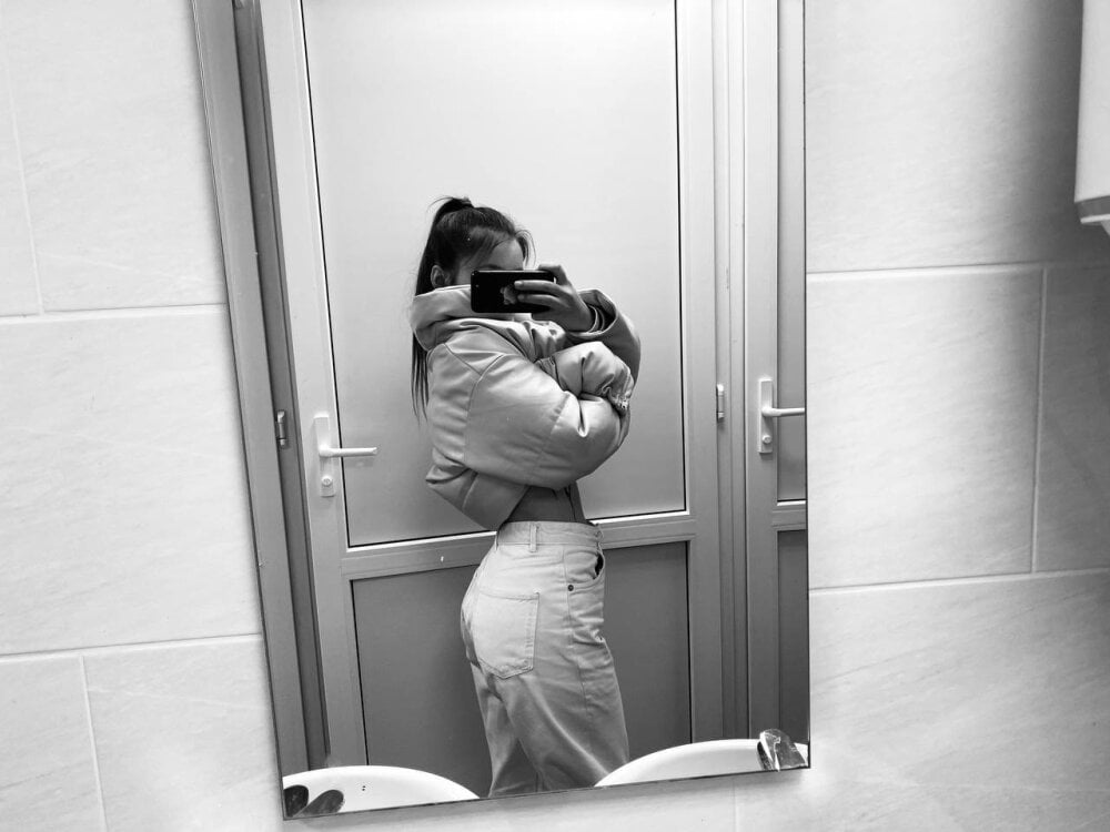 Milka_kamila Chatroom