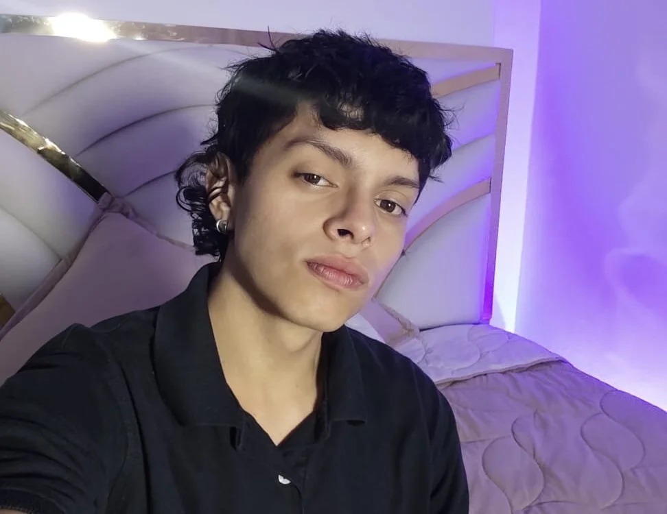 Milo_Storm Chatroom