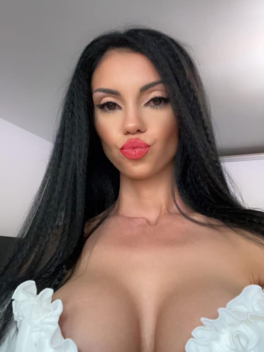MissDaisyXo Chatroom