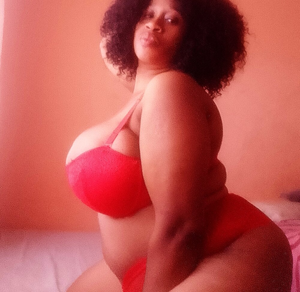 MissHolyCoxx Chatroom