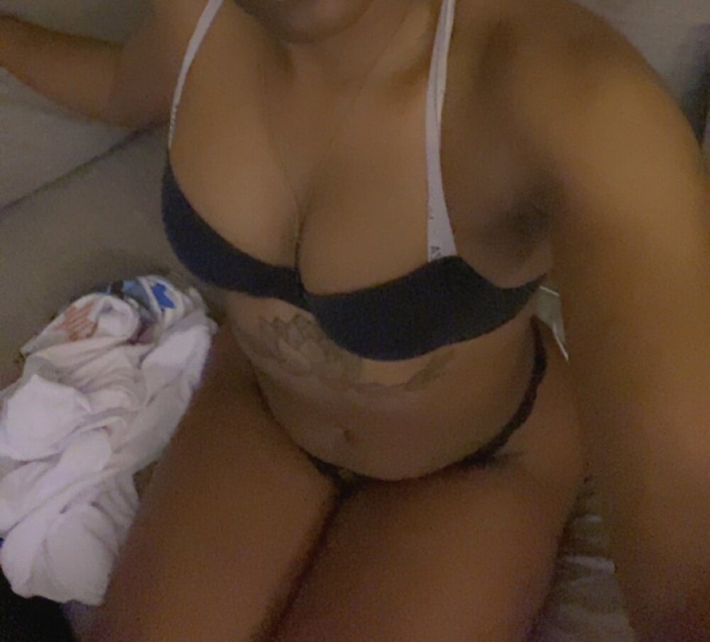MissJuicyBlackberry Chatroom