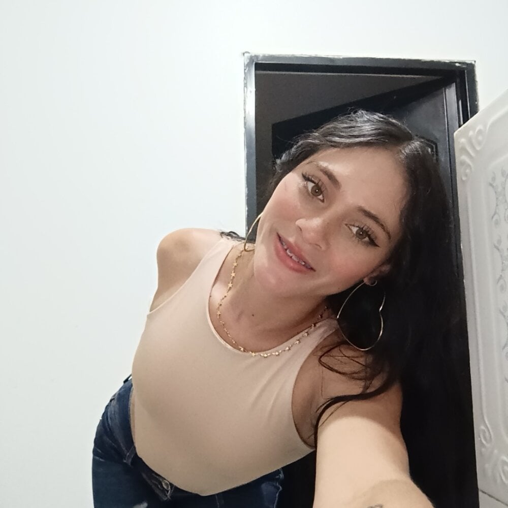 Miss__mia18 Chatroom