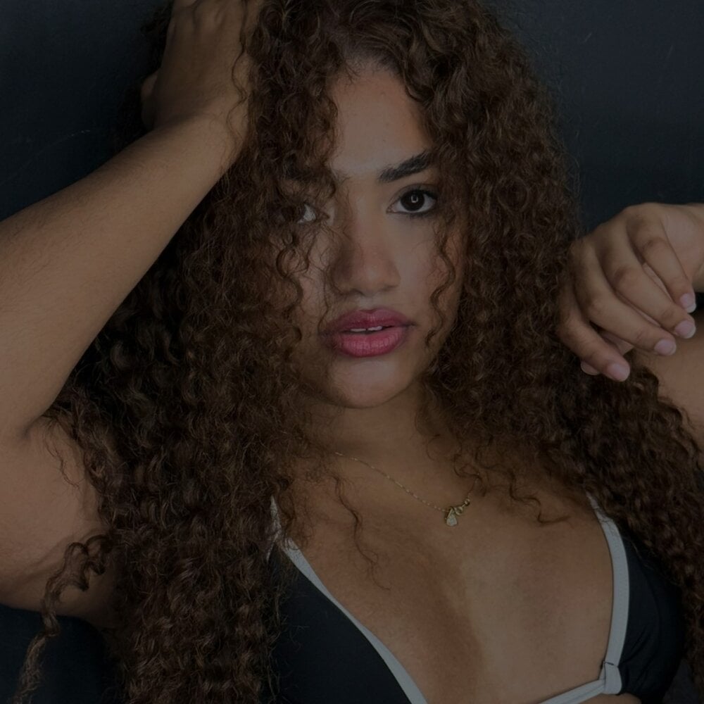 Missdionne_curly Chatroom