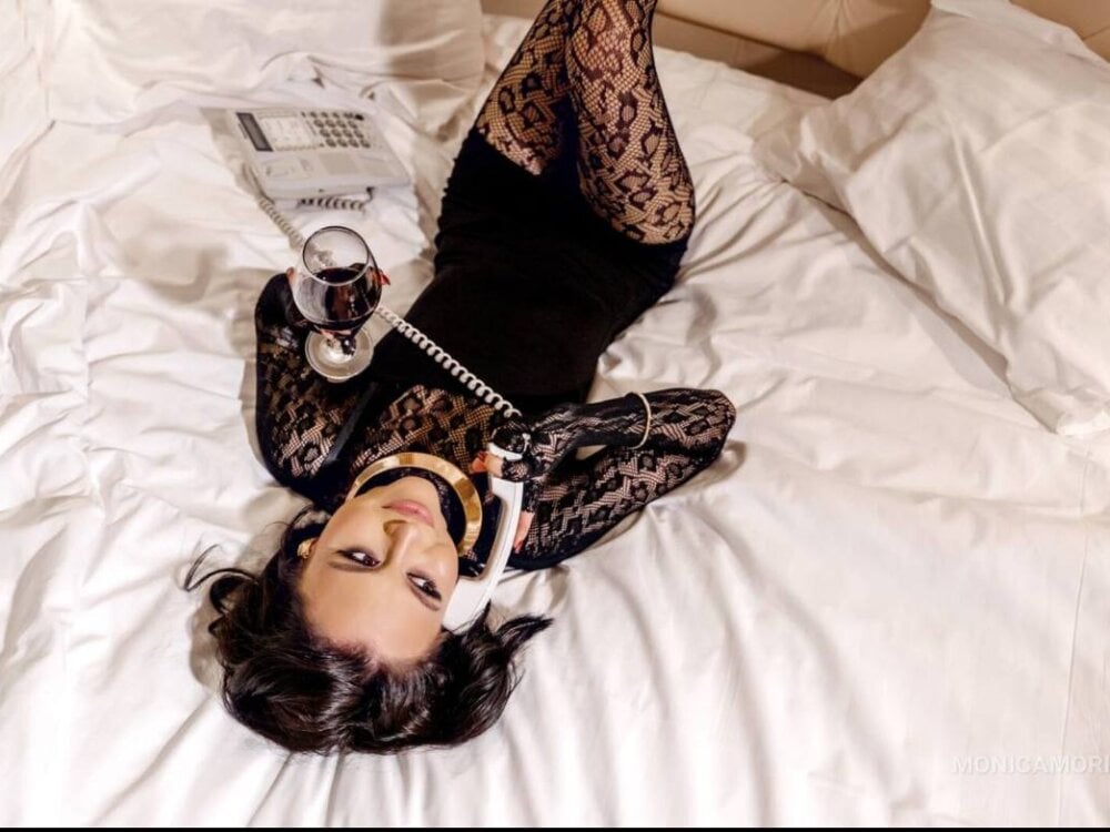 MonicaMoris Chatroom