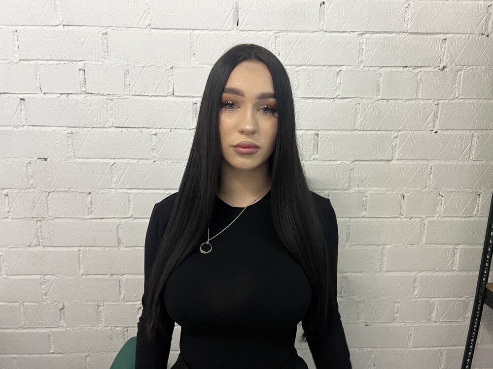 MonnieDeman Chatroom