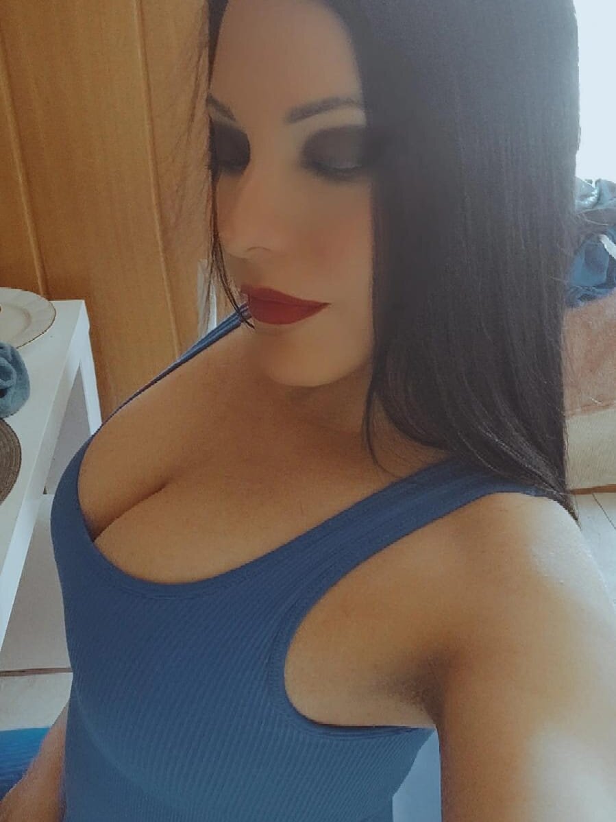 Morena_ojazos_travieza-39 Chatroom