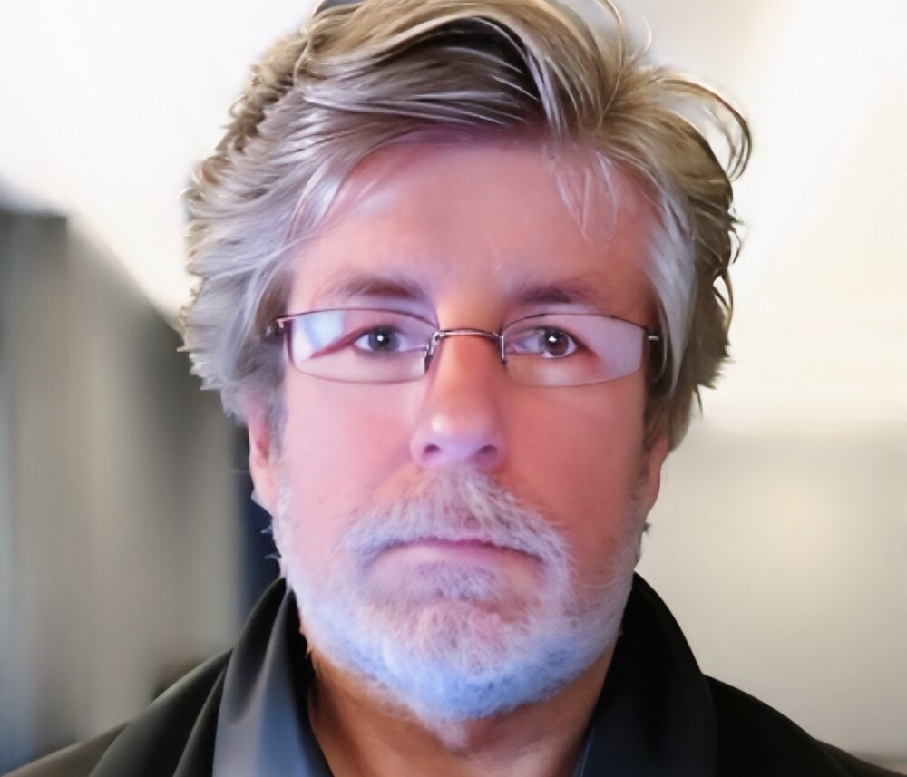 Mortimer_Orawan Chatroom