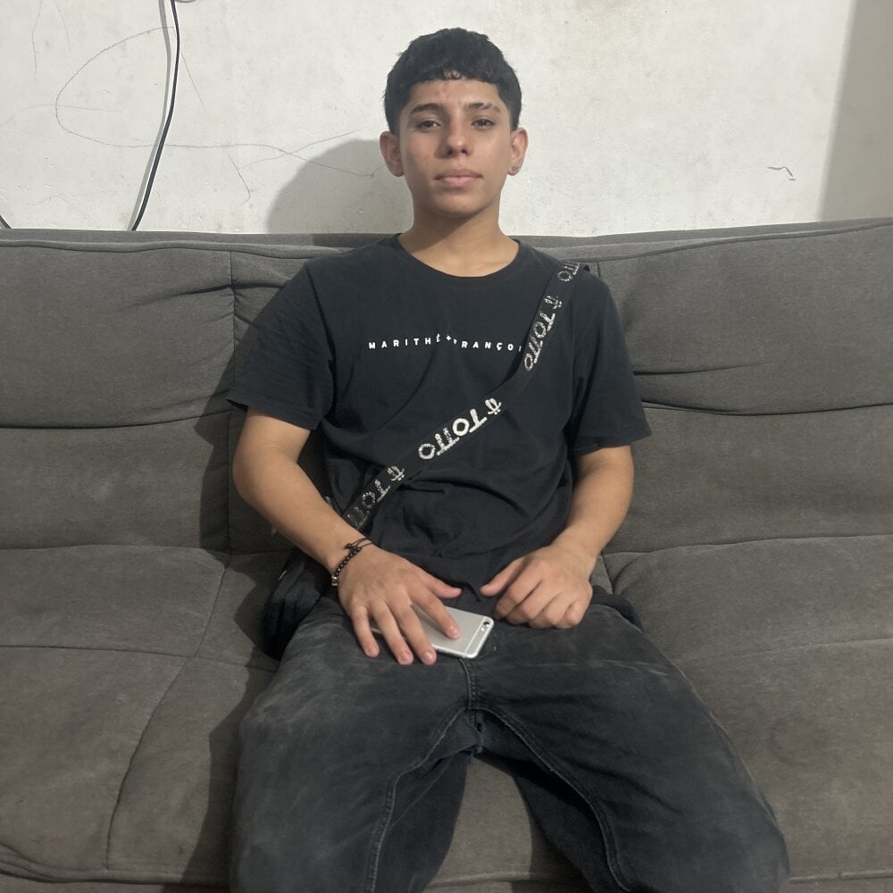 Mrs-mike-hott-boy Chatroom