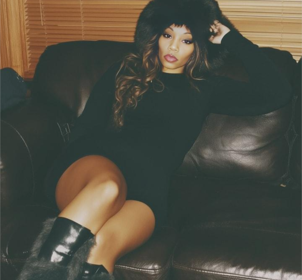 MrsToniTone Chatroom