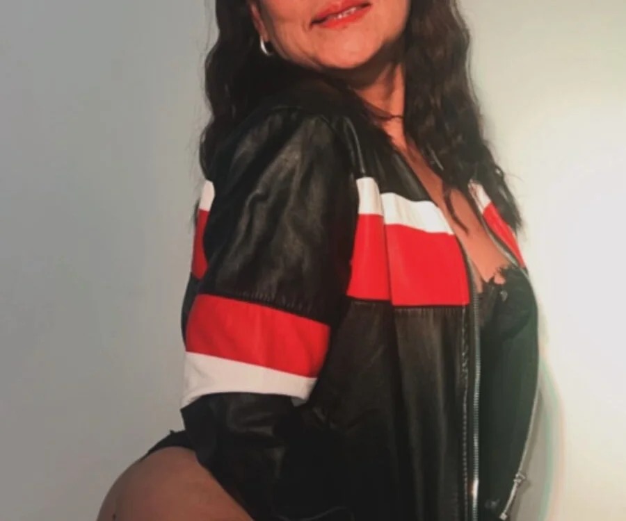 Ms_Amada Chatroom