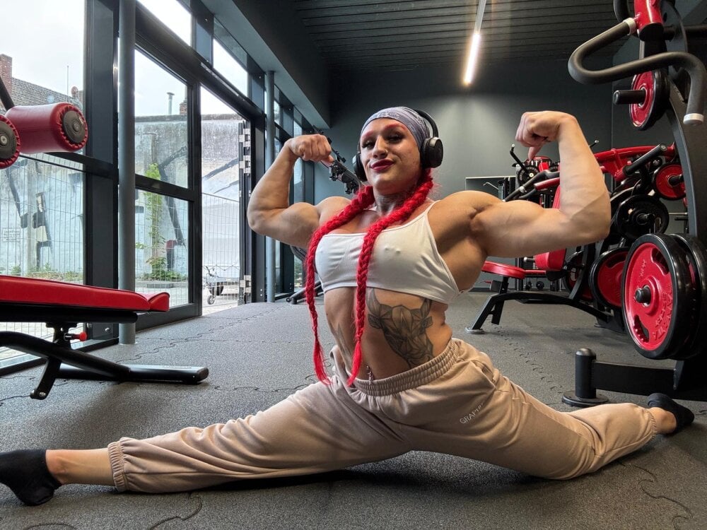 MuscleMommyy Chatroom