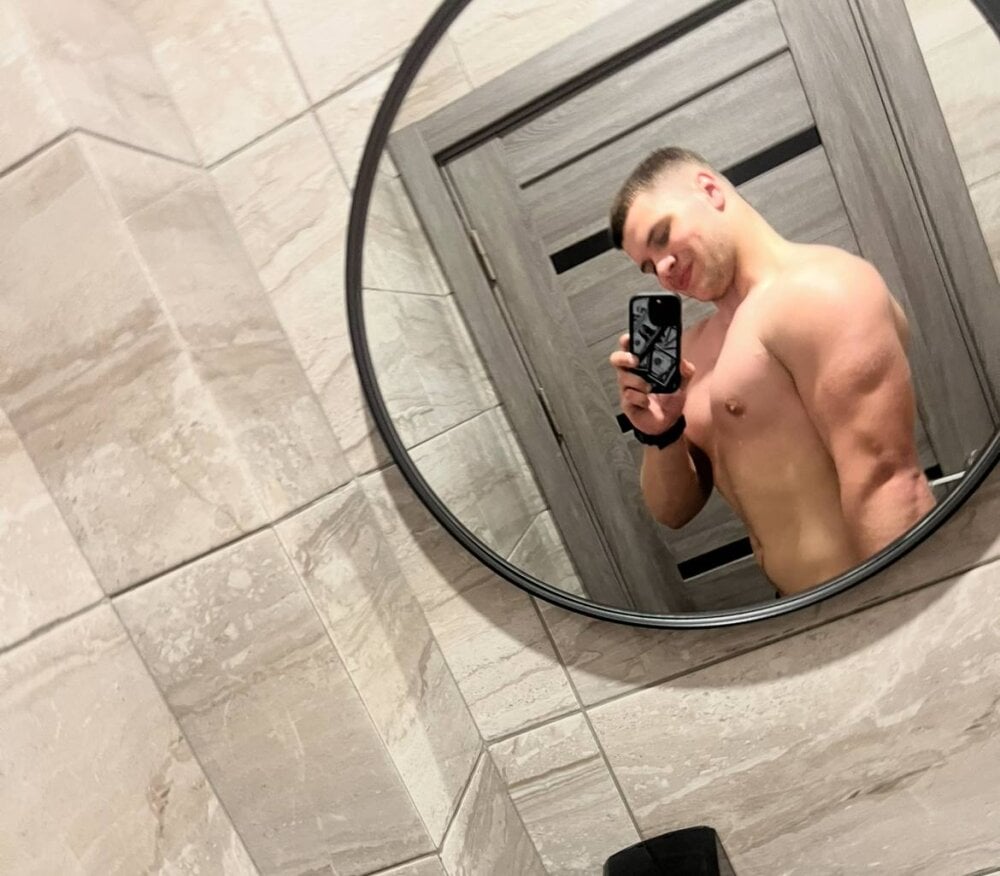 MusclePhantom Chatroom