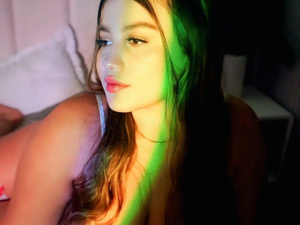 NATASHAMARTIX Chatroom