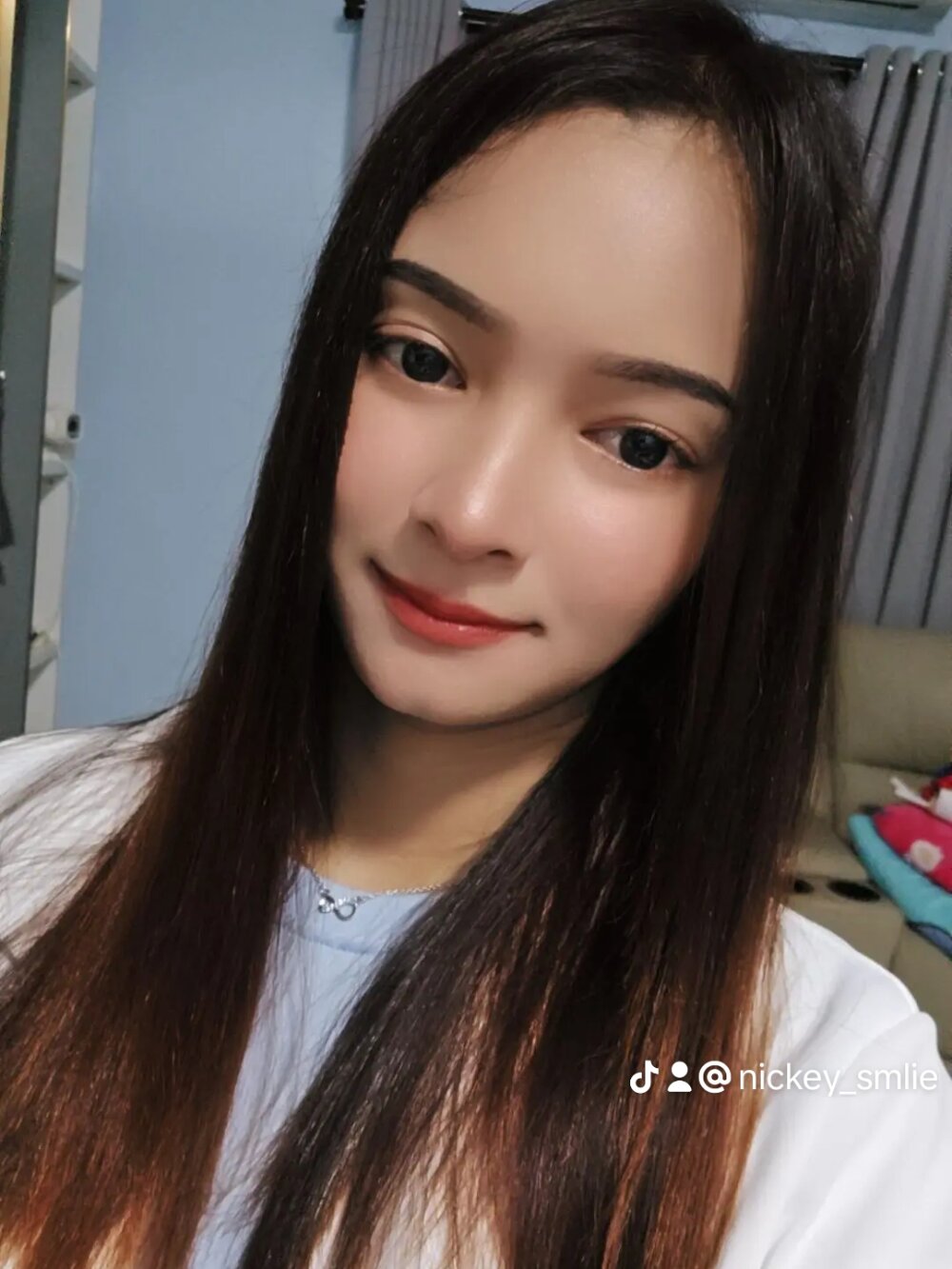 Natural_Asian_Girl Chatroom
