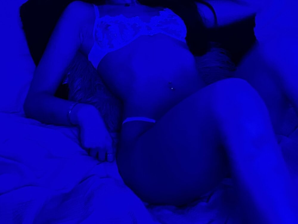 Naughty_leigh_ Chatroom