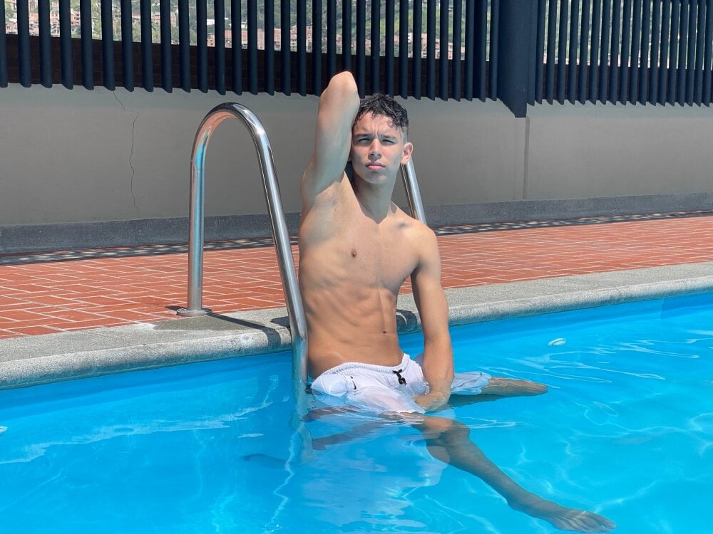 Nice_boy18_ Chatroom