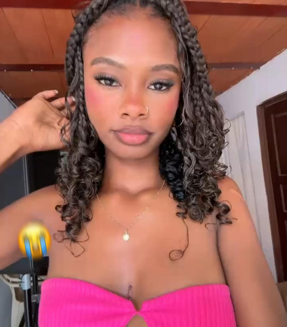 Nicki_Saenz Chatroom