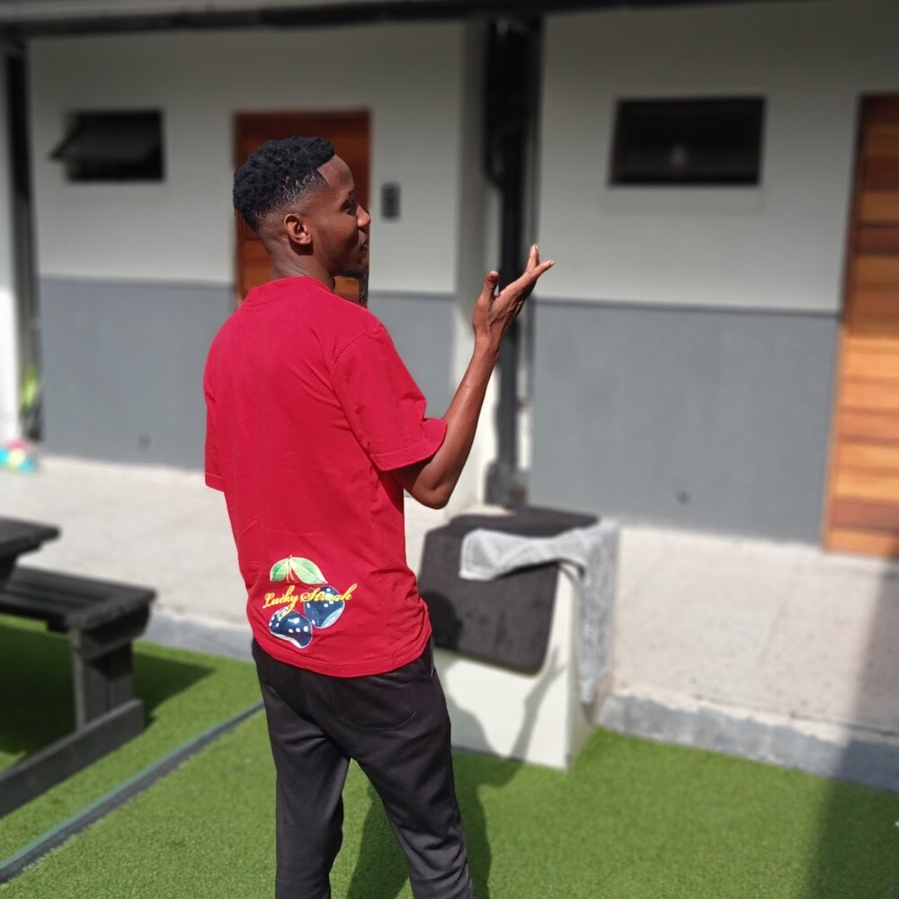 Nkiinga Chatroom