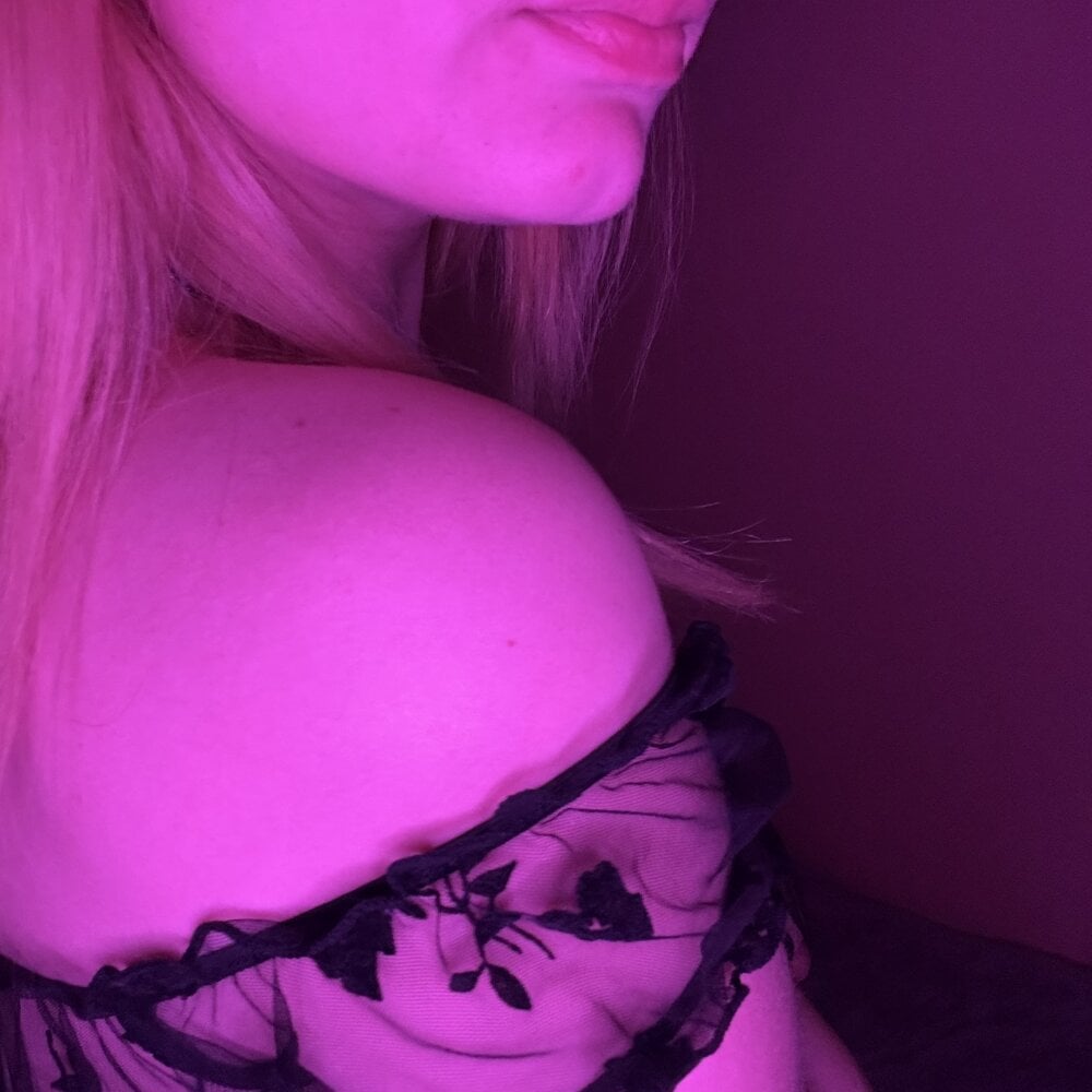 OSoTinyyy Chatroom