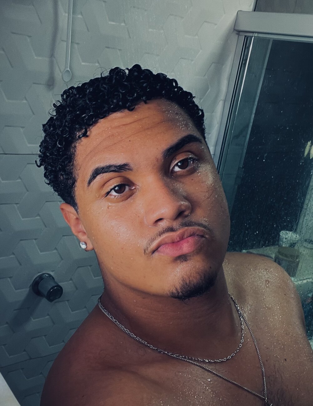 Omatheus18y Chatroom