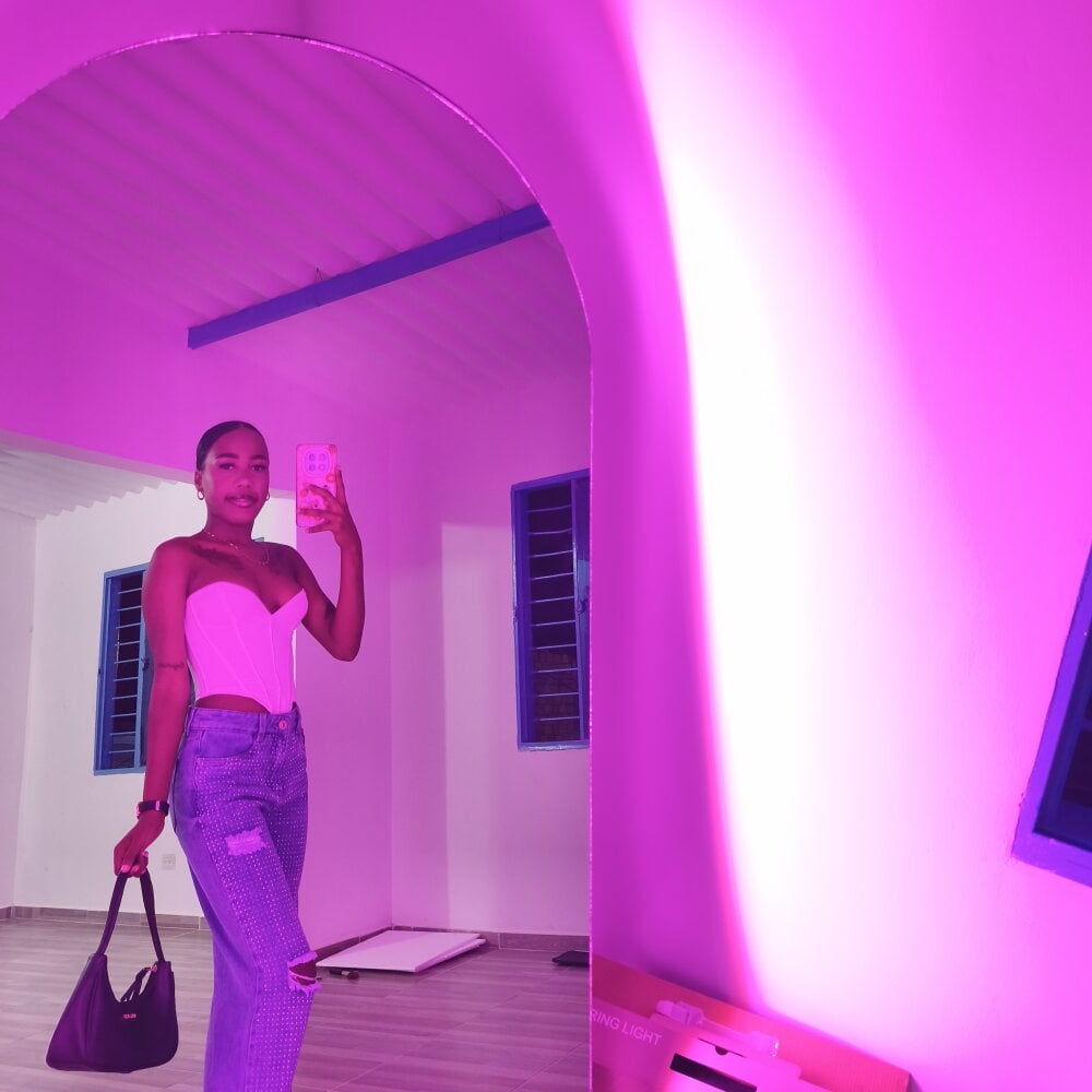 Onix_couple Chatroom