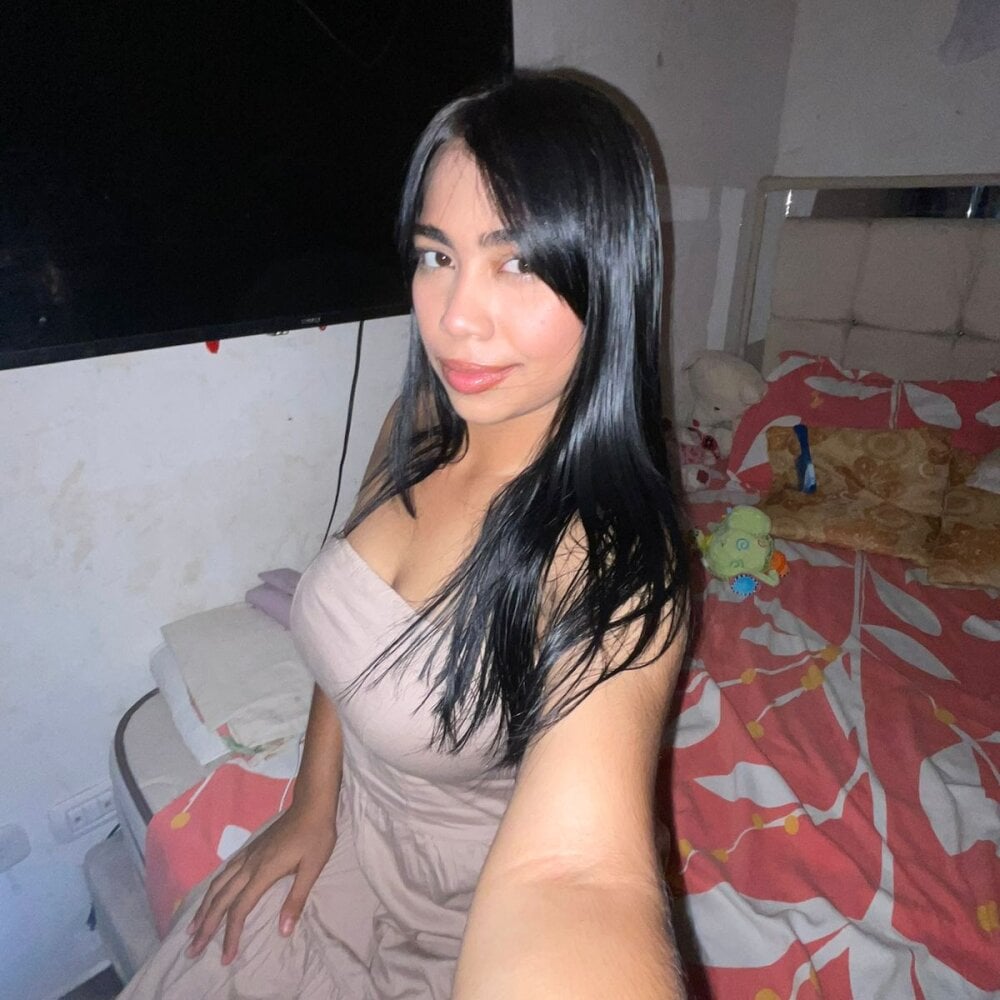 Pamela_Adloon Chatroom