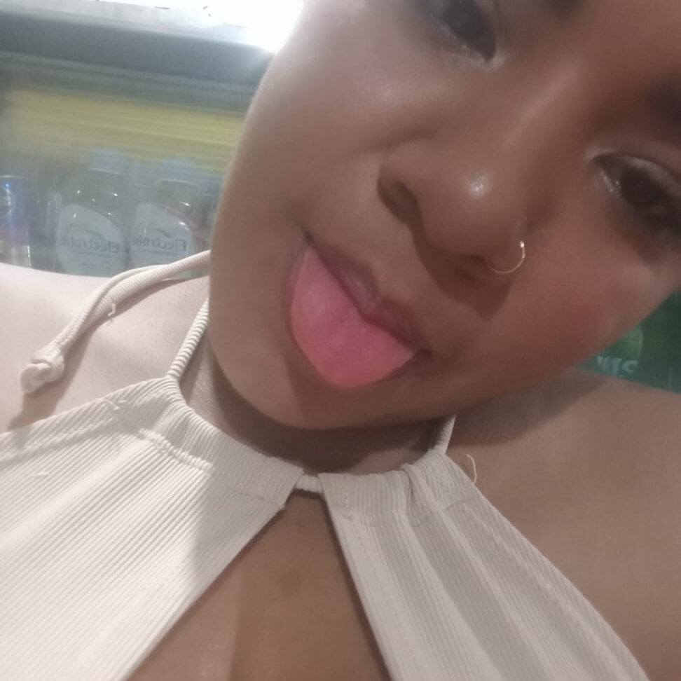 Pamela_Scoot Chatroom