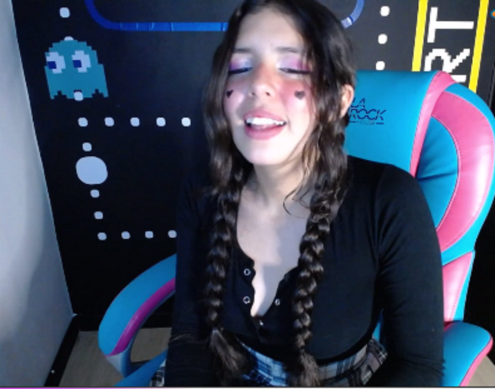 Paola_Lyon_ Chatroom