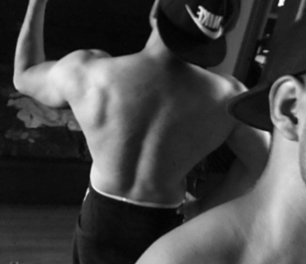 Parth_lovesu Chatroom