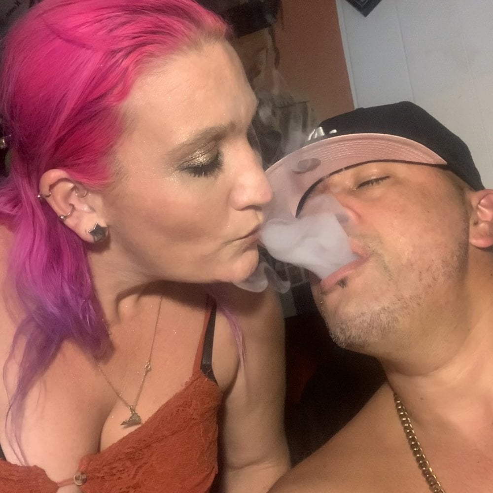 PartyHardiers Chatroom