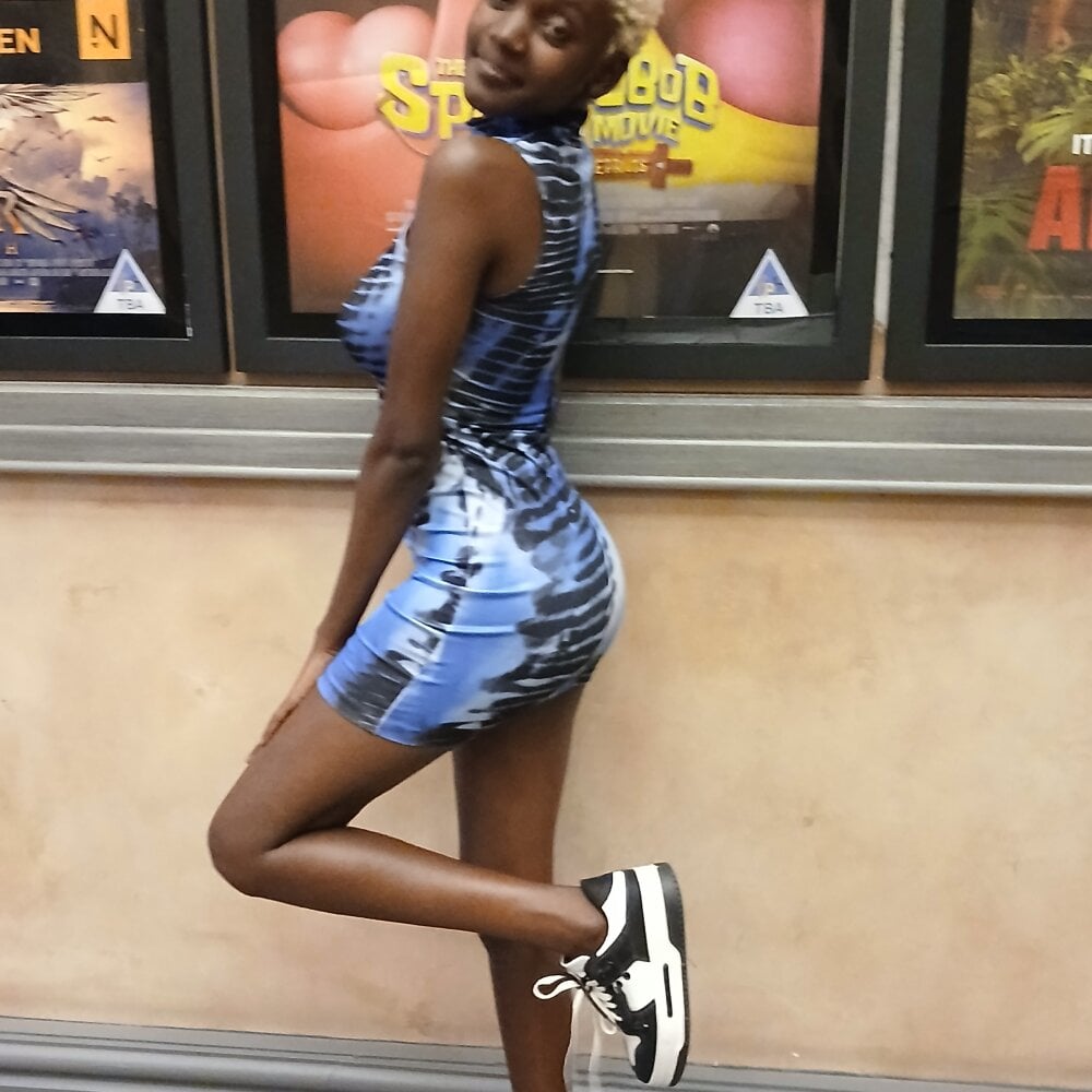 PetiteDoll_06 Chatroom