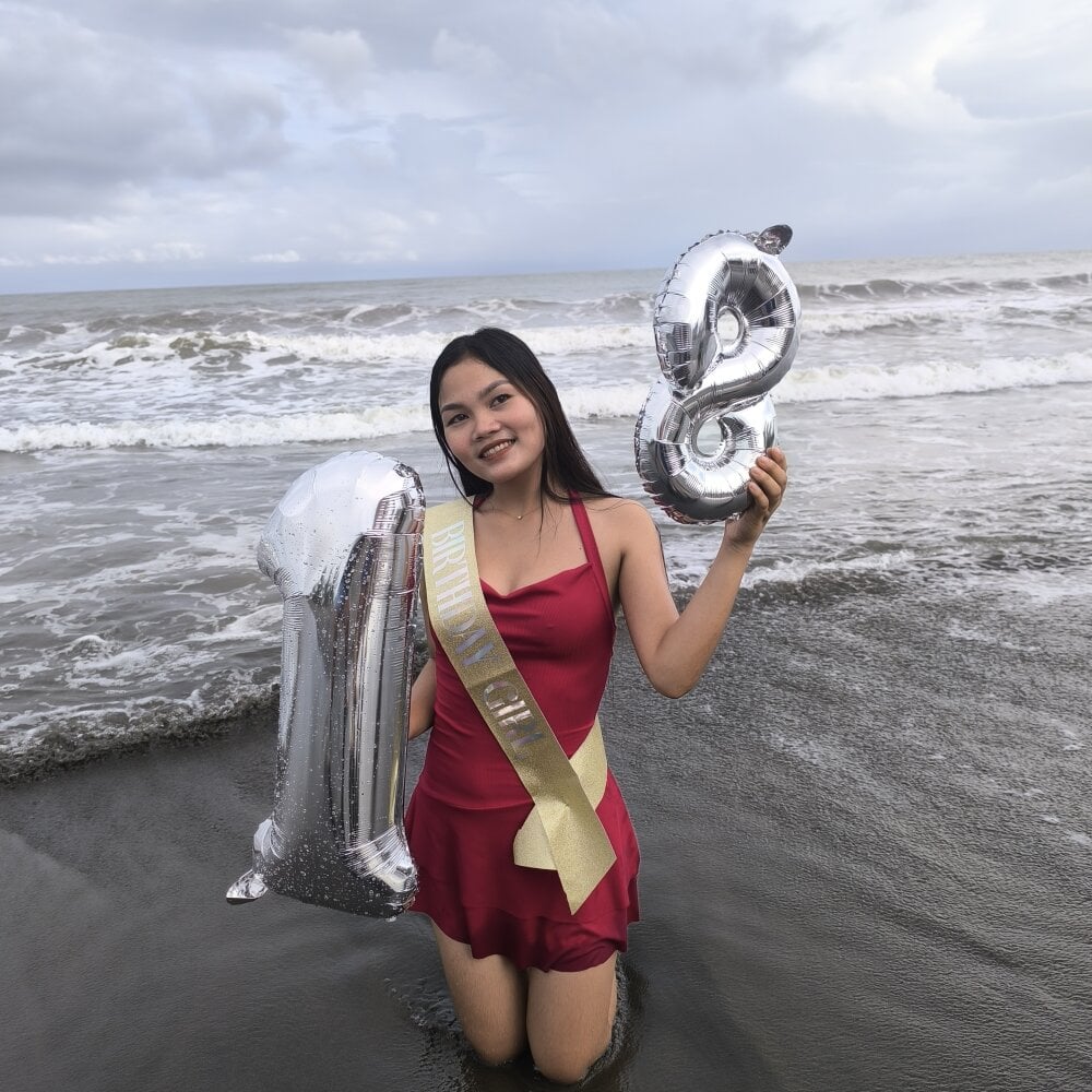 PinaySkinnyJust18 Chatroom