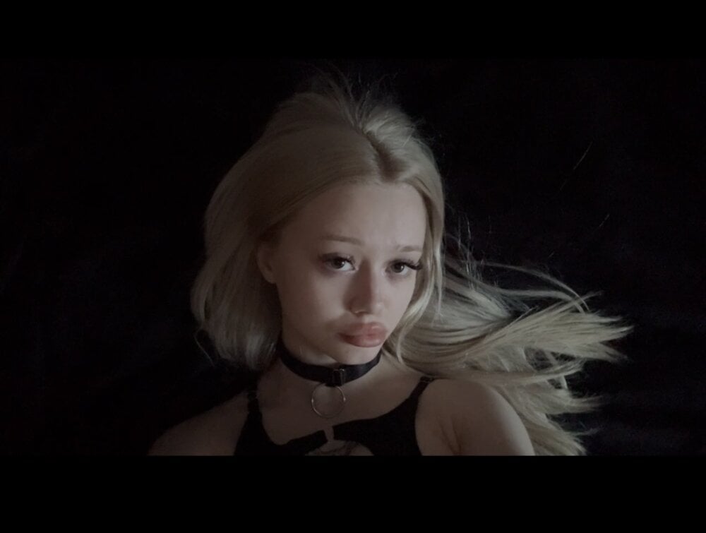 Pinkamina_Pie Chatroom